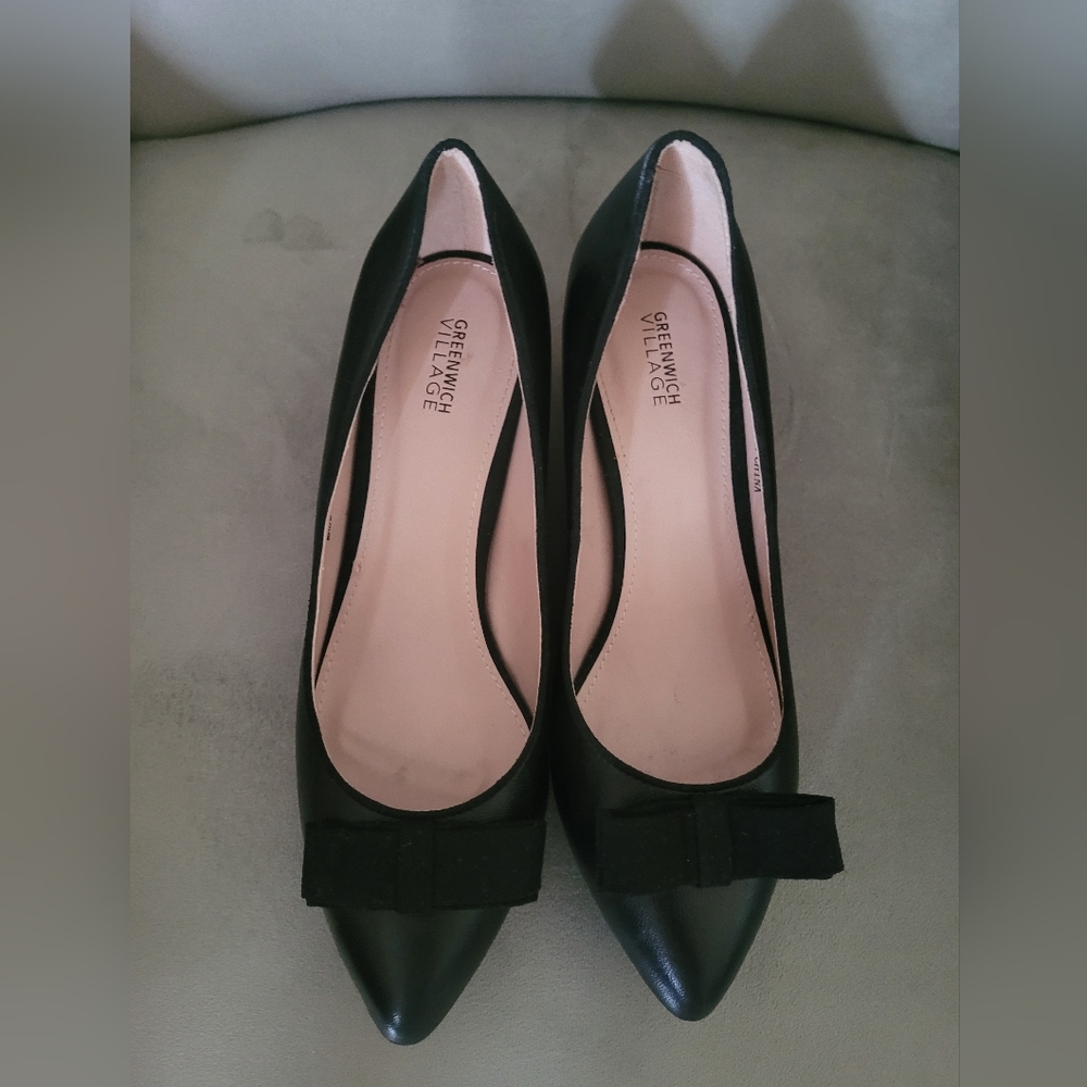 Greenwich Village Black Bow Pump